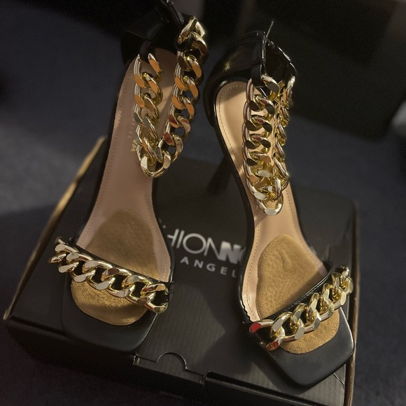 USED Fashion Nova Gold Chain Heels sz 8.5 - Picture 1 of 3